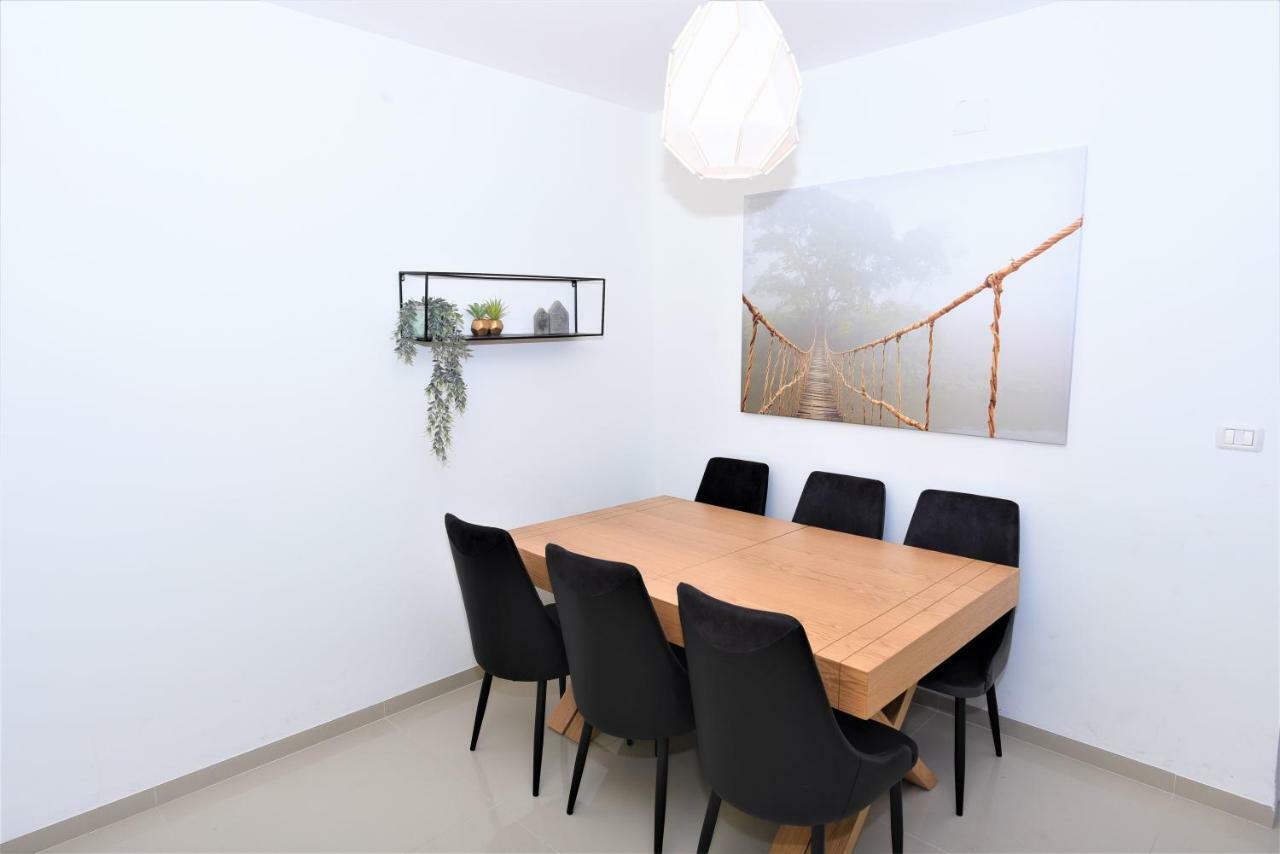 Aristone Luxury Apartment Тиберия Екстериор снимка