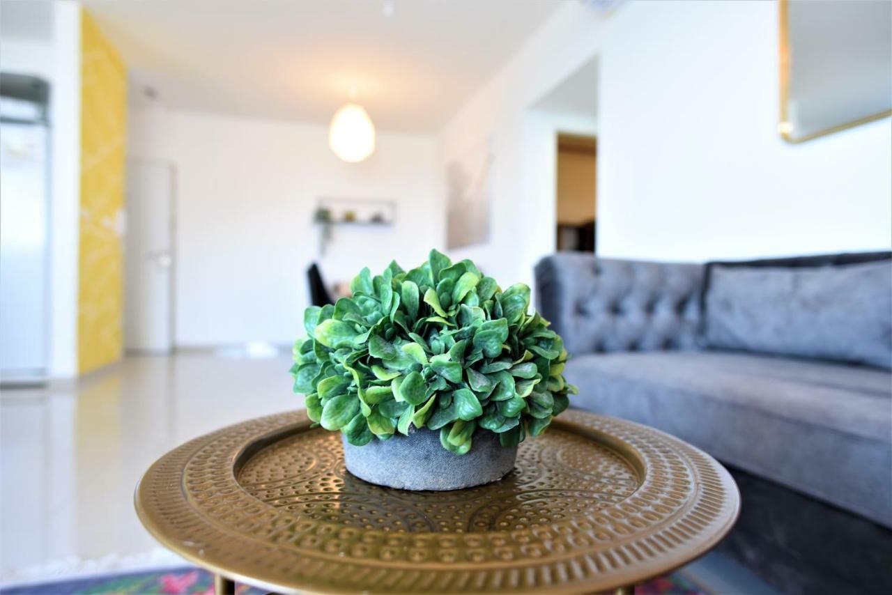 Aristone Luxury Apartment Тиберия Екстериор снимка