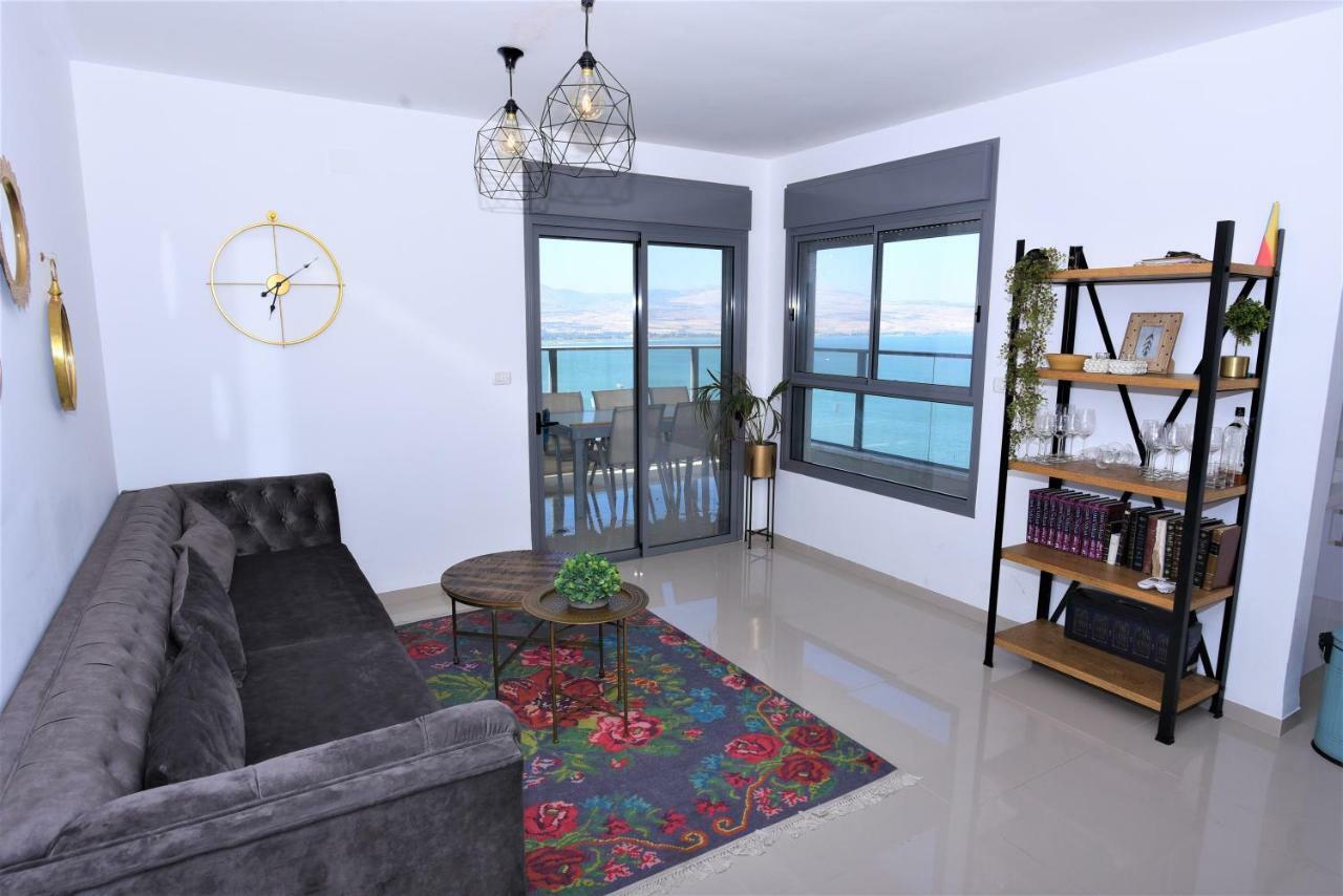 Aristone Luxury Apartment Тиберия Екстериор снимка