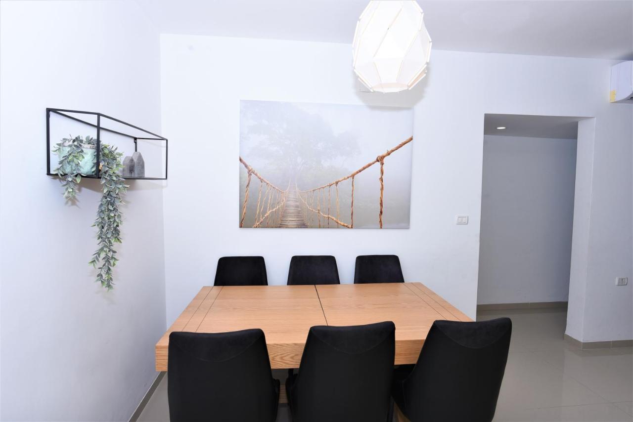 Aristone Luxury Apartment Тиберия Екстериор снимка